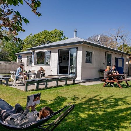 Mountain View Backpackers Hostel Wanaka Buitenkant foto