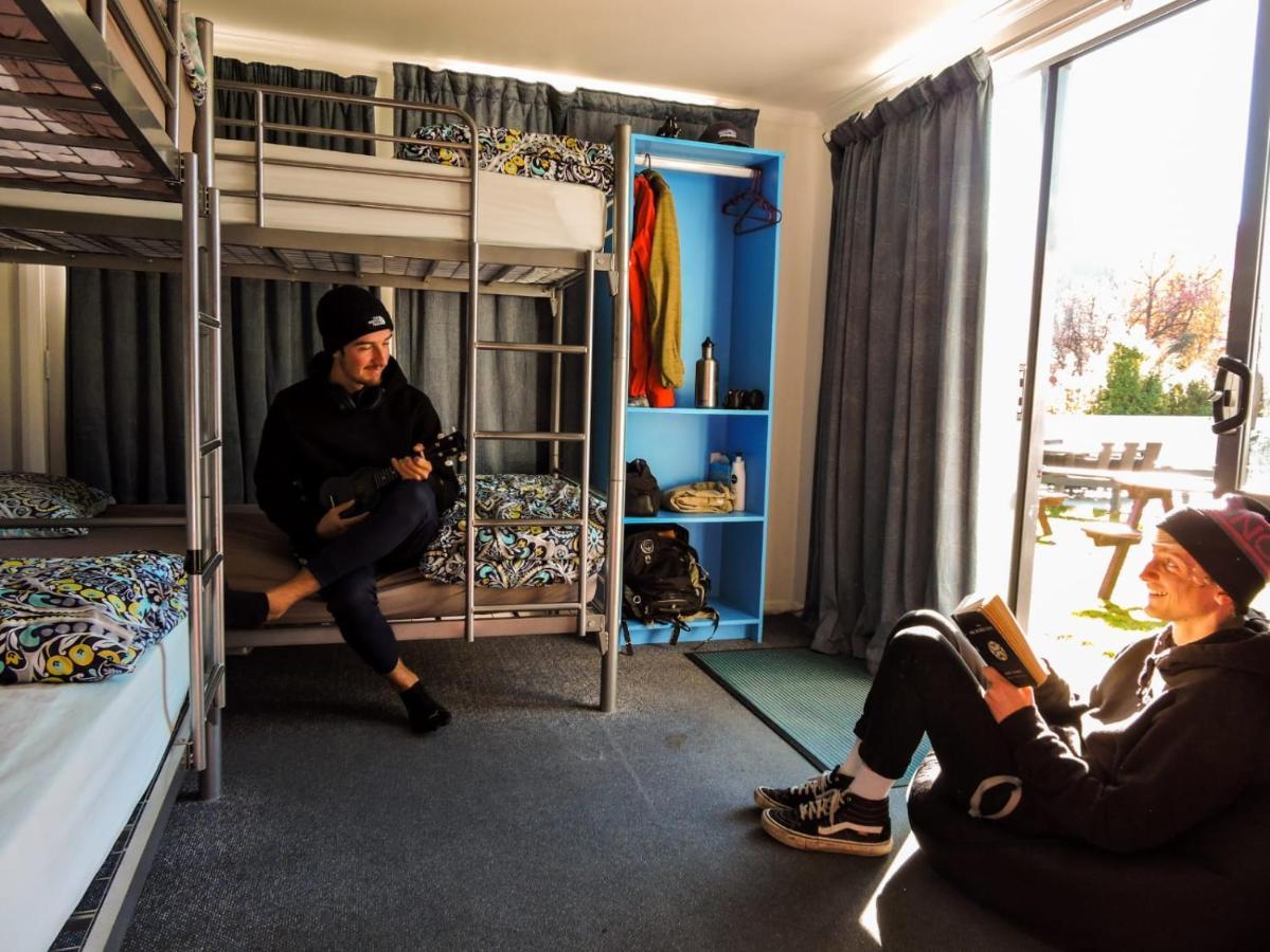 Mountain View Backpackers Hostel Wanaka Buitenkant foto