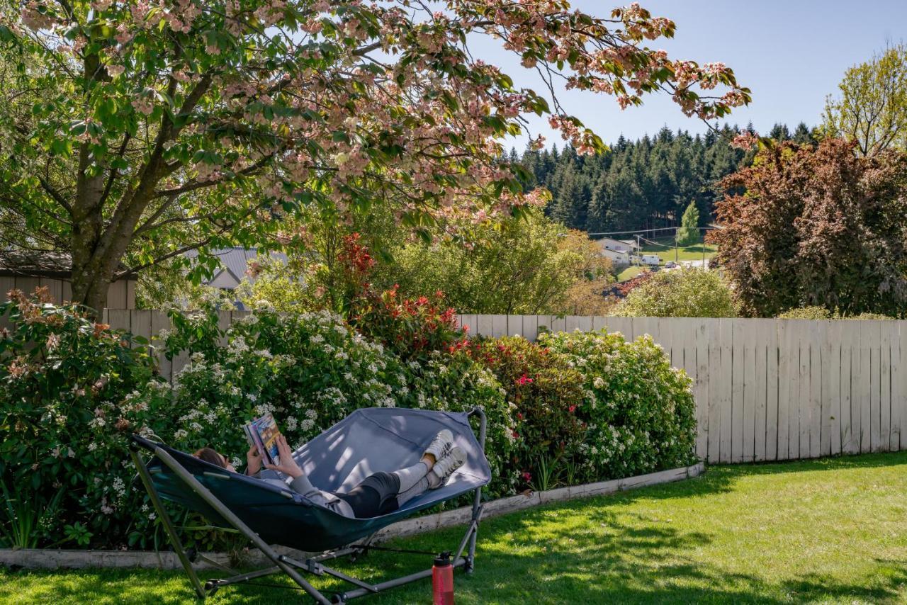 Mountain View Backpackers Hostel Wanaka Buitenkant foto
