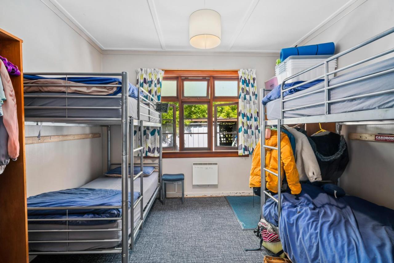 Mountain View Backpackers Hostel Wanaka Buitenkant foto